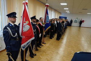 uroczystość z okazji Dnia Służby Cywilnej, wyróżnieni pracownicy otrzymują odznaczenia i gratulacje od Komendanta Wojewódzkiego Policji w Bydgoszczy