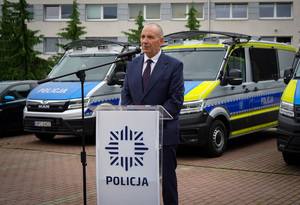 Uroczystość przekazania radiowozu