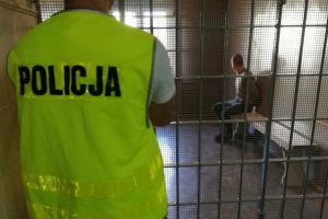 Zdjęcie zatrzymanego mężczyzny za posiadanie narkotyków