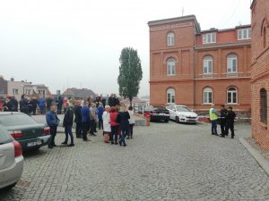 ewakuacja pracowników urzędu i interesantów