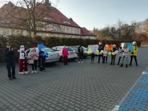 grupa oczekująca na kierowcę