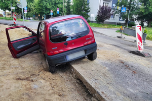 Fiat seicento biorący udział w kolizji drogowej