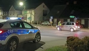 Policjanci Osia badają trzeźwość kierowców