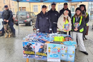 Policjanci z komendy w Świeciu i podległych jednostek, podczas 33. Finału Wielkiej Orkiestry Świątecznej Pomocy w Nowem