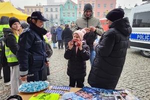 Policjanci z komendy w Świeciu i podległych jednostek, podczas 33. Finału Wielkiej Orkiestry Świątecznej Pomocy w Nowem
