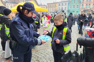 Policjanci z komendy w Świeciu i podległych jednostek, podczas 33. Finału Wielkiej Orkiestry Świątecznej Pomocy w Nowem