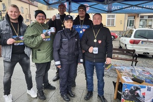 Policjanci z powiatu świeckiego grają z Wielką Orkiestrą Świątecznej Pomocy w Nowem