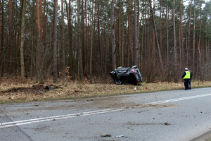 Policjant pracujący na miejscu zdarzenia