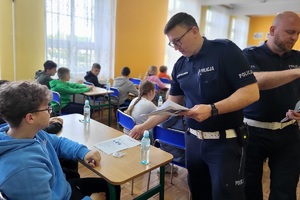 Policjanci ruchu drogowego prowadzą Ogólnopolski Turniej Bezpieczeństwa Ruchu Drogowego