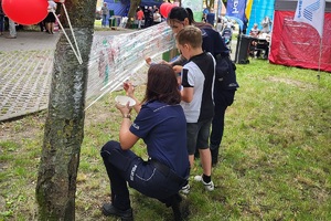 Policjanci podczas pikniku rodzinnego z okazji 100-laecie powołania kobiet w Policji