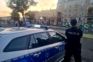 Policyjne patrole podczas zabezpieczenia parady orkiestr dętych