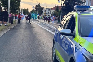 Policyjne patrole podczas zabezpieczenia parady orkiestr dętych