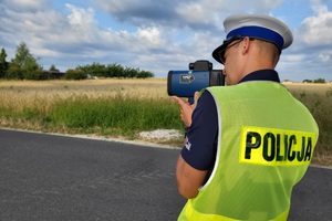 Policjanci podczas działań prędkość