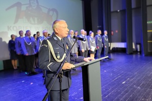Policjanci oraz pracownicy cywilni podczas obchodów powiatowych Święta Policji