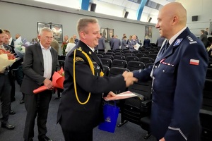 Policjanci oraz pracownicy cywilni podczas obchodów powiatowych Święta Policji