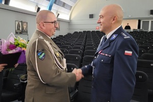 Policjanci oraz pracownicy cywilni podczas obchodów powiatowych Święta Policji