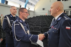 Policjanci oraz pracownicy cywilni podczas obchodów powiatowych Święta Policji
