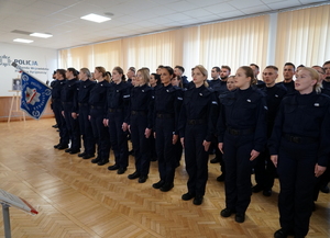 Policjanci przyjęci do służby podczas uroczystego ślubowania