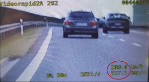 zdjęcia pojazdu przekraczającego prędkość