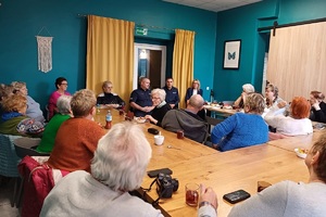 Dzielnicowi prowadzą profilaktyczne spotkanie z Seniorami z gminy Jeżewo