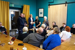 Dzielnicowi prowadzą profilaktyczne spotkanie z Seniorami z gminy Jeżewo