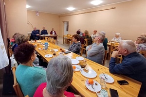 Dzielnicowi prowadzą profilaktyczne spotkanie z Seniorami z gminy Jeżewo