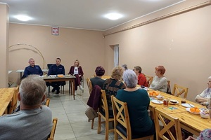 Dzielnicowi prowadzą profilaktyczne spotkanie z Seniorami z gminy Jeżewo