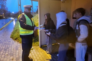 Policjanci podczas działań ogólnokrajowych Bezpieczny pieszy