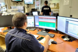 policjanci i pracownicy cywilni podczas ćwiczeń sztabowych w komendzie w Świeciu