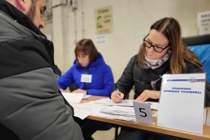 policjanci i pracownicy cywilni podczas ćwiczeń sztabowych w komendzie w Świeciu