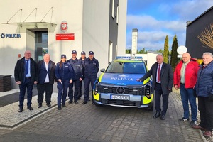 Uroczyste przekazanie nowego radiowozu