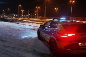 Radiowóz przy torowisku