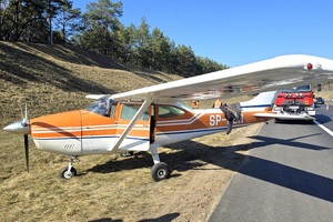 Awionetka wylądowała na autostradzie