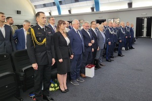Policjanci i zaproszeni goście podczas obchodów Święta Policji w powiecie świeckim