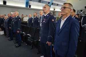 Policjanci i zaproszeni goście podczas obchodów Święta Policji w powiecie świeckim