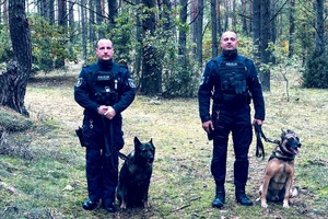 Pies Likon z st.asp. Jarosławem Jesionkowskim i asp. Damianem Trochowskim